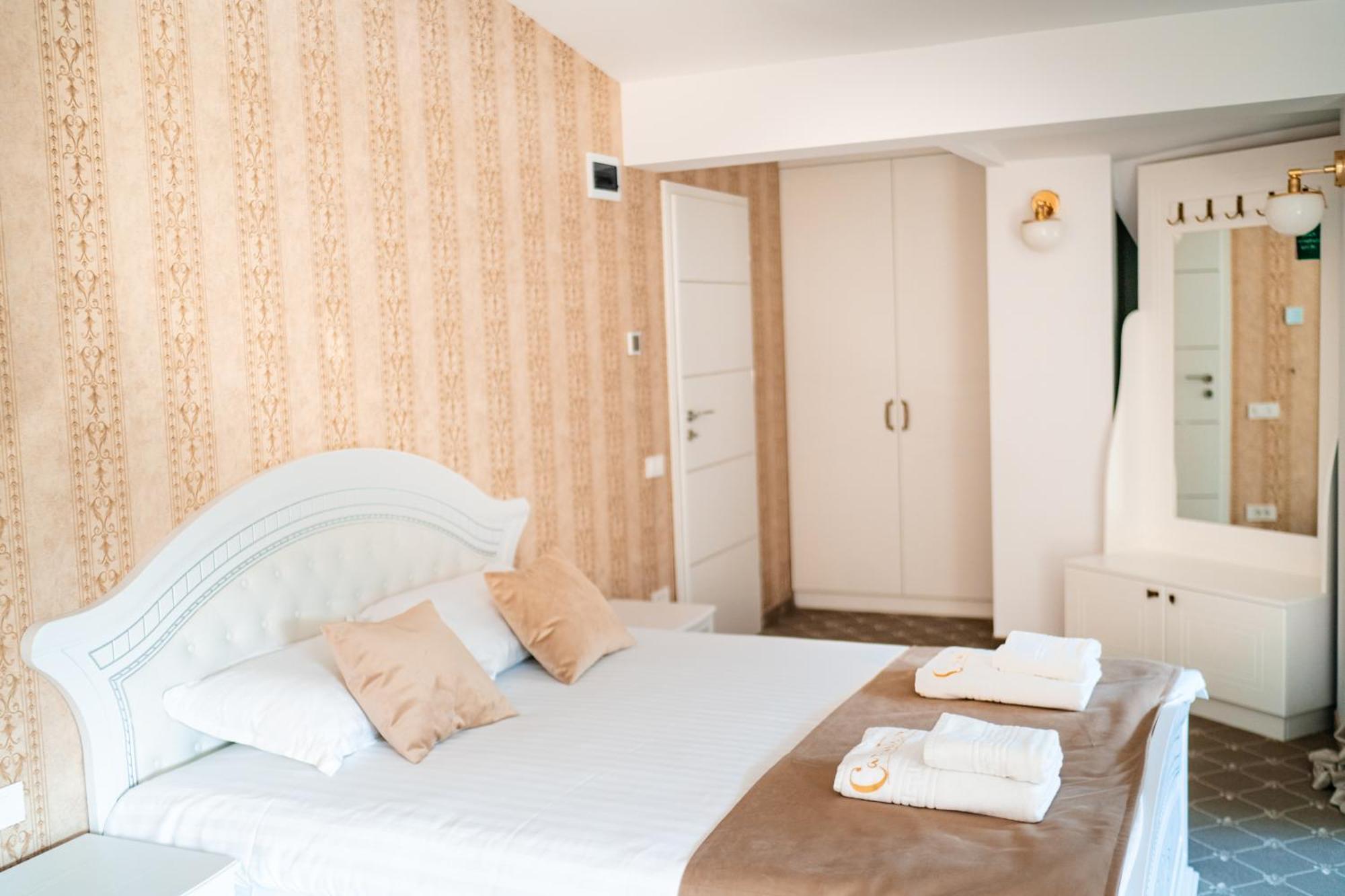 Carpentiere Arena Hotel Răşinari Exterior foto