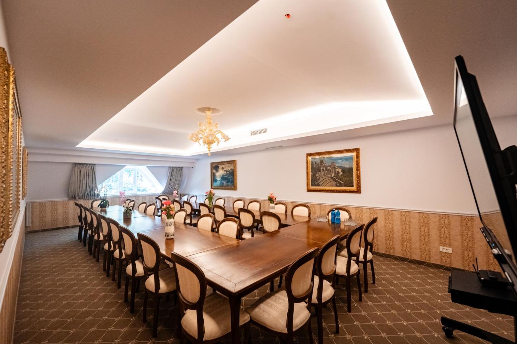 Carpentiere Arena Hotel Răşinari Exterior foto