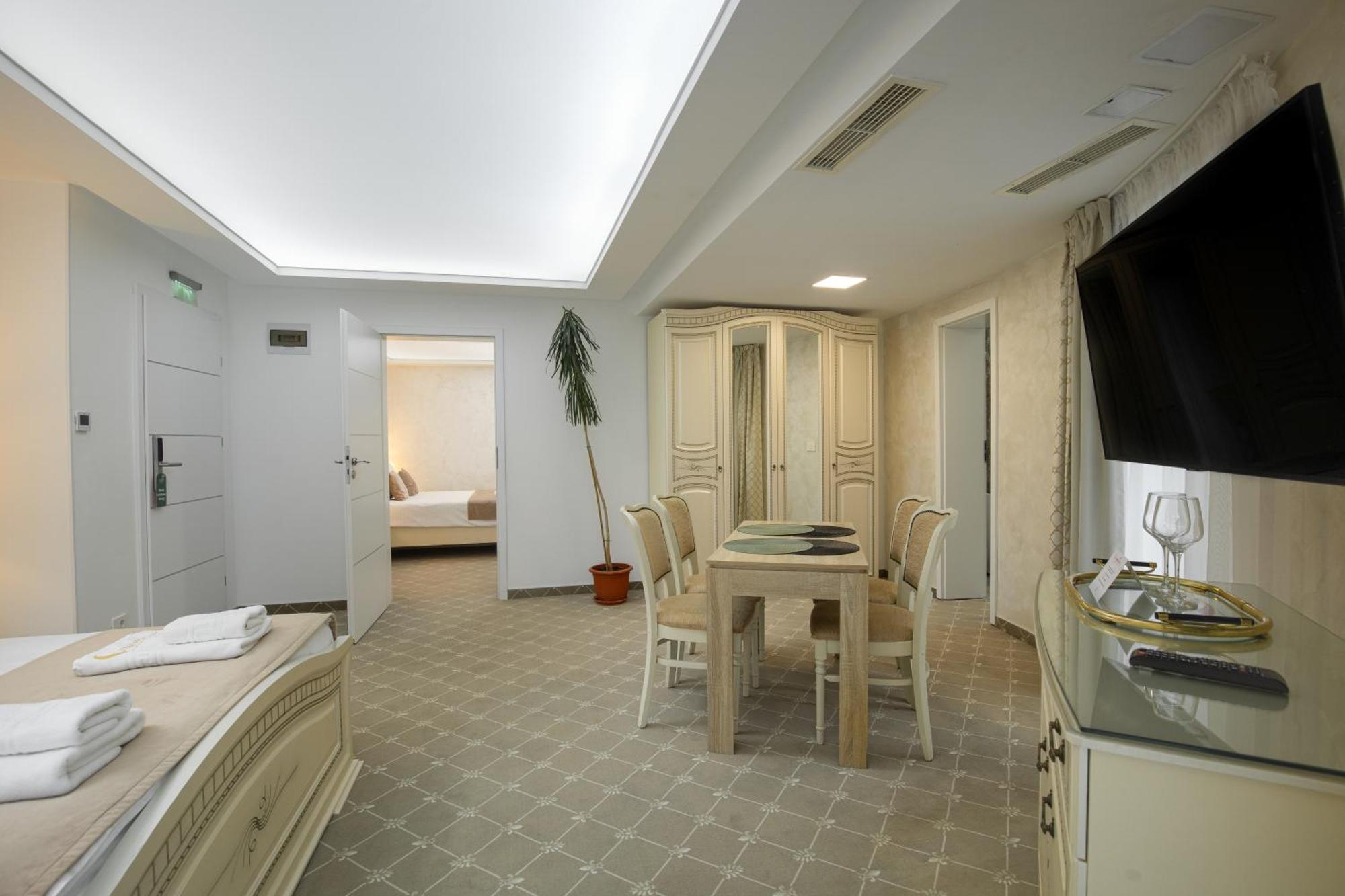 Carpentiere Arena Hotel Răşinari Exterior foto