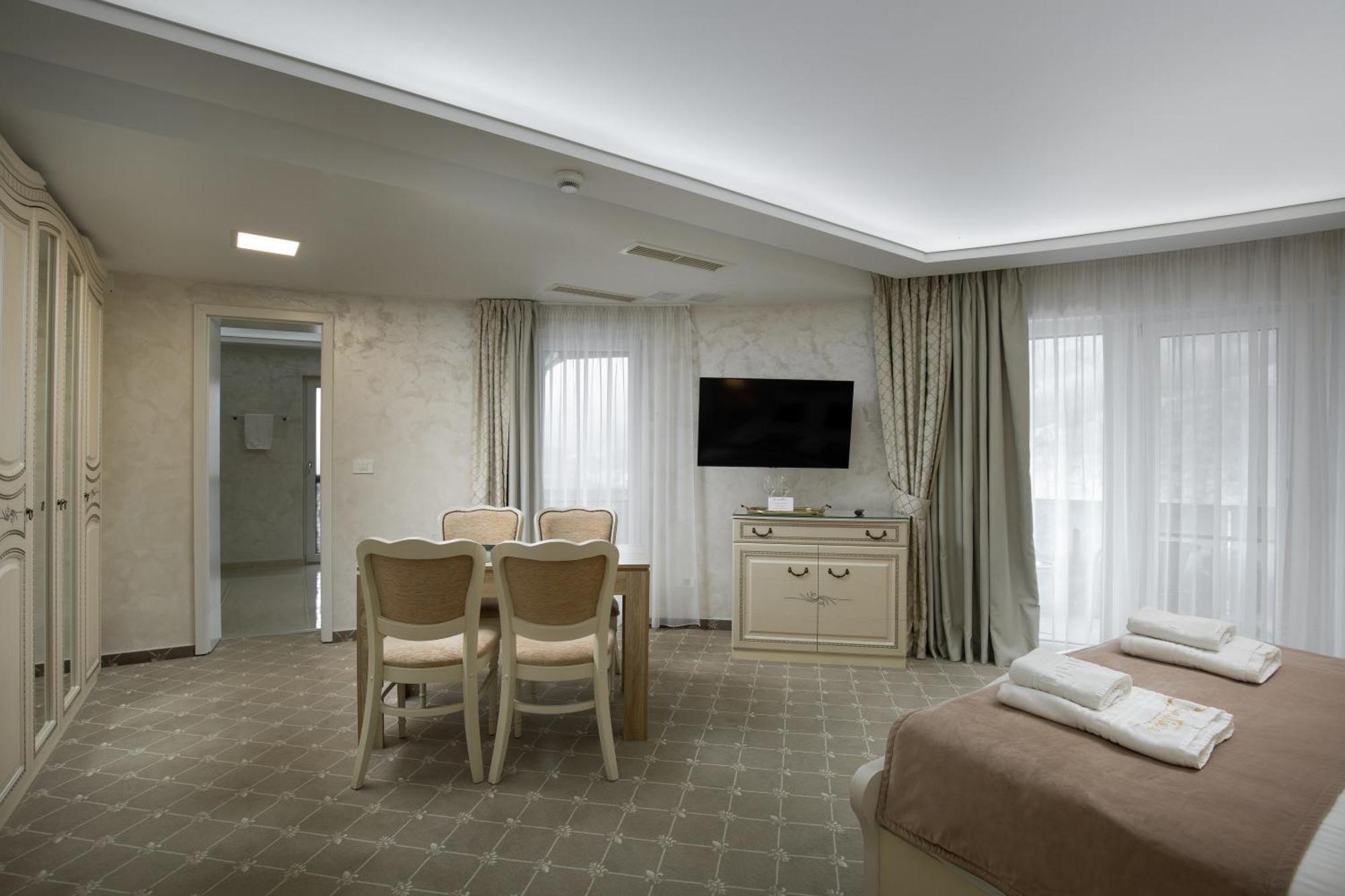 Carpentiere Arena Hotel Răşinari Exterior foto